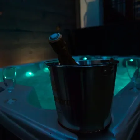 Semesterbostad Spa Privatif Toulouse Jacuzzi *