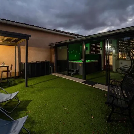 Spa Privatif Toulouse Jacuzzi Hébergement de vacances Aucamville